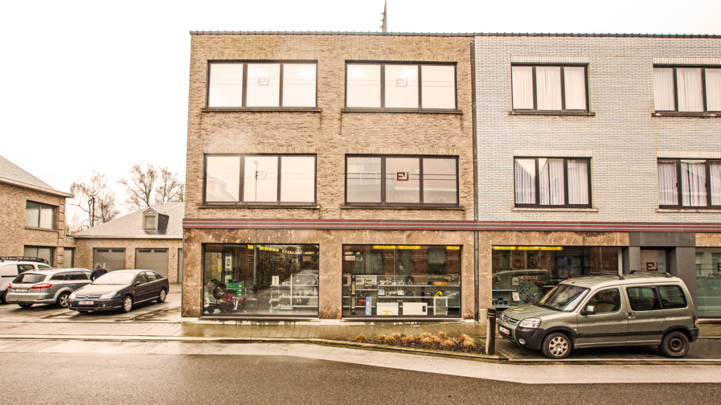 Winkelruimte Piessens Electro Industrie - Voorgevel